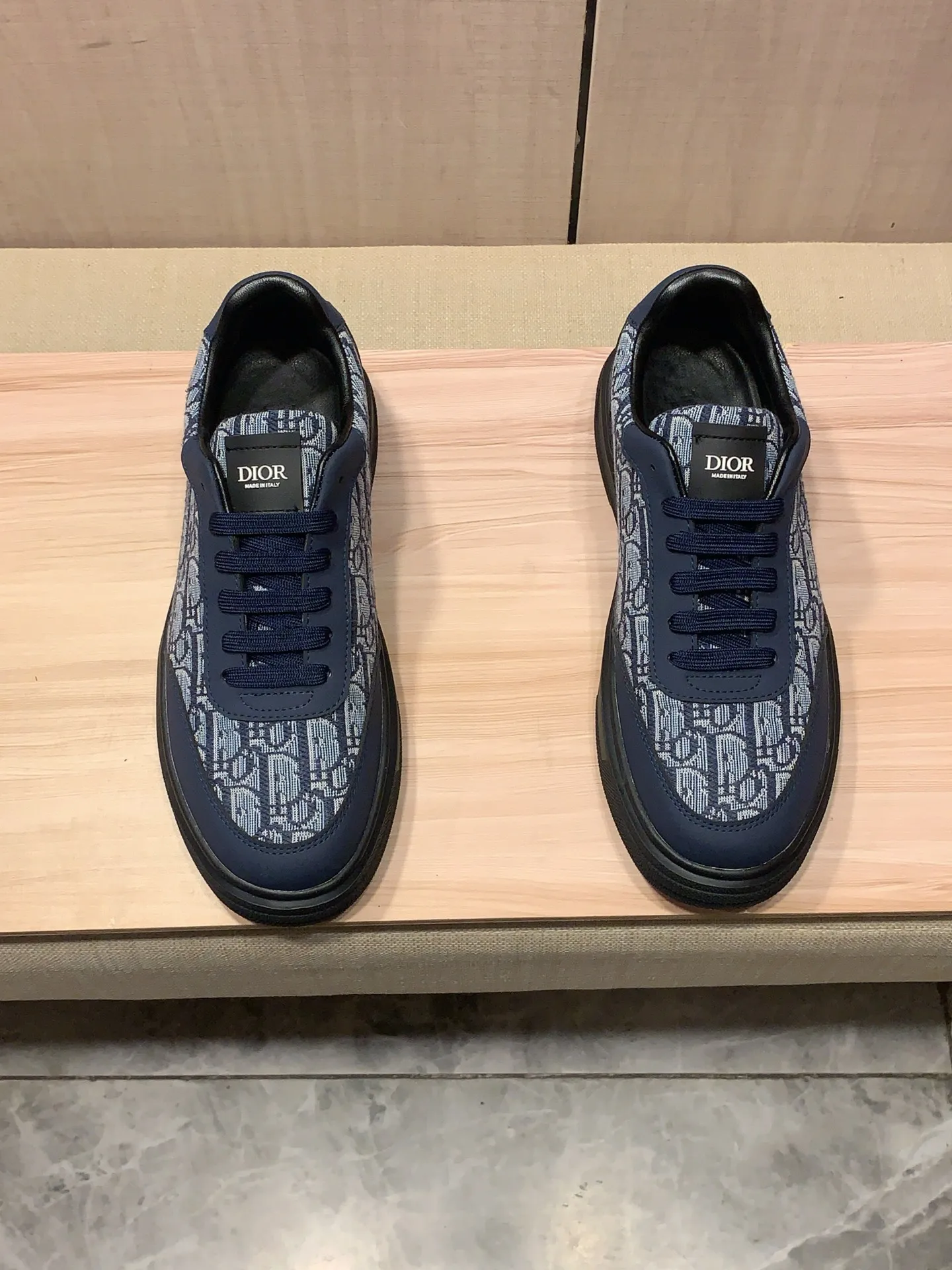 Men's men's shoes💰420💰💰🎩🎩[Lightning][Lightning] "Dior DIOR*" The latest • popular casual shoes, top brand [seduce] luxury ~ purchasing agency, top ~ quality. [Strong] The upper is made of imported breathable cowhide with material ➕ breathable sheepskin feet (•) and fine workmanship. The original stylish and stylish soft rubber wear-resistant and non-slip outsole is light and comfortable on the feet. The real thing looks better when photographed in person. 111: code: 38-44, 3️⃣ colors selected